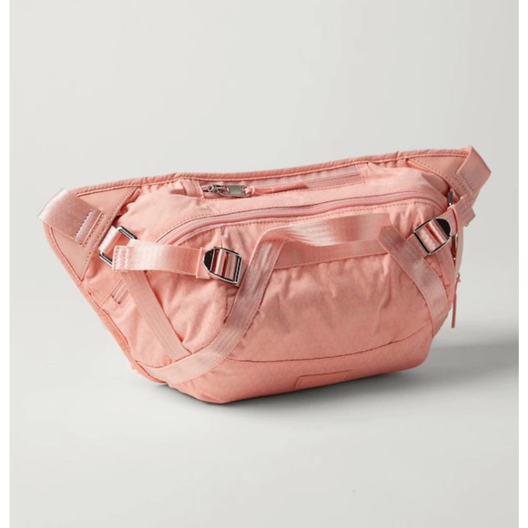 NEW Athleta Excursion Waistbag in Spring Pink - Picture 3 of 9